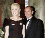 Alexandra Lorska et un ami lors du 14e Grand Bal de Deauville organisé au profit de CARE France, le 27 août 2011