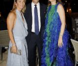 La Baronne Arielle de Rothschild avec Nicolas Bazire et sa femme Fabienne lors du 14e Grand Bal de Deauville organisé au profit de CARE France, le 27 août 2011