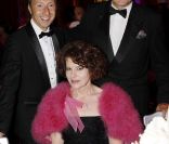 Stéphane Bern, Fanny Ardant et Philippe Augier, maire de Deauville, lors du 14e Grand Bal de Deauville organisé au profit de CARE France, le 27 août 2011
