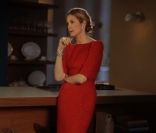 Élégante en toute circonstance, Lily Van Der Wooden porte une robe signée CH Carolina Herrera.  