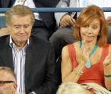 Regis Philbin, animateur vedette du Qui Veut Gagner des Millions version US a assisté à la victoire d'Andy Roddick lors du premier tour de l'US Open le 31 août 2011 en compagnie de sa femme Joy. 