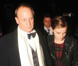 Emma Watson lors de la soirée des GQ Awards à Londres le 6 septembre 2011 : elle est accompagnée de son père, Chris Watson 