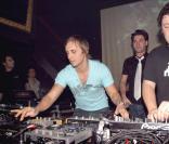 Joachim Garraud, qui s'illustre au côté du couple Guetta, enflammera le VIP Room
