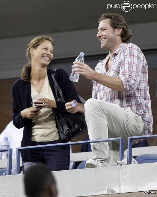 A l'heure du dernier carré, les stars, comme Edward Burns et sa femme Christy Turlington, investissent l'US Open, à Flushing Meadows. Le 10 septembre, pour voir Djokovic, Nadal, Federer, Murray ou encore Serena Williams sur le court, elles étaient nombreuses !
