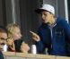 Brooklyn, l'aîné des fils Beckham hausse le ton alors que ses deux frères Romeo et Cruz chahutent durant le match entre le Galaxy de Los Angeles et les Vancouver WhiteCaps le 17 septembre