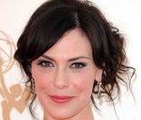 Michelle Forbes sur le tapis rouge lors des 63ème Emmy Awards à Los Angeles le 18 septembre 2011