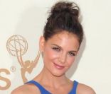 Katie Holmes sur le tapis rouge lors des 63ème Emmy Awards à Los Angeles le 18 septembre 2011
