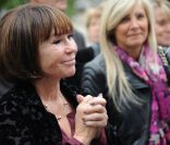 Danièle Evenou à l'enterrement de son mari Georges Fillioud au cimetière du Père Lachaise, à Paris le 21 septembre 2011