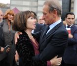Danièle Evenou et Bertrand Delanoë à l'enterrement de Georges Fillioud au cimetière du Père Lachaise, à Paris le 21 septembre 2011