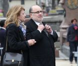 Serge Moati à l'enterrement de Georges Fillioud au Père-Lachaise à Paris le 21 septembre 2011
