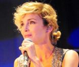 Claire Keim a chanté lors des cinquièmes Trophées du tourisme responsable au Parc des Expositions de Versailles, le 21 septembre 2011<br />