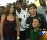 Prince, Paris et Blanket visitent la maison d'enfance de leur père Michael Jackson à Gary (Indiana), le 28 août 2011.