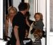 Angelina Jolie quitte la maison de Gwen Stefani après avoir passé l'après-midi avec leurs enfants le 26 septembre 2011