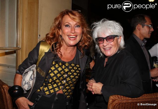 Julie Pietri et Catherine Lara à l'inauguration du coffret Pol Roger imaginé par Nathalie Garçon. 26 septembre 2011