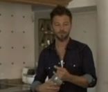 Christophe Maé dans sa cuisine, pour le <em>Parisien</em>, septembre 2011.