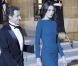 Carla Bruni-Sarkozy moule sa silhouette de top model dans une longue robe bleue qui met en valeur sa silhouette longiligne. Paris, 2 mars 2010 