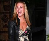 Anastacia va dîner avec des amis à Los Angeles, le 28 septembre 2011