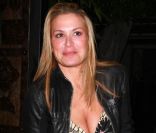 Anastacia va dîner avec des amis à Los Angeles, le 28 septembre 2011