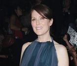 Julianne Moore lors de son arrivée au défilé Lanvin à Paris le 30 septembre