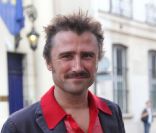 Alexandre Brasseur en arrivant à la soirée de lancement de la collection Signature de Tod's. A l'Ambassade d'Italie à Paris, le 2 octobre 2011