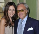 Elsa Zylberstein et Diego della Valle à l'ambassade d'Italie à Paris pour le lancement de la collection Signature de Tod's, le 2 octobre 2011