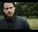 Metronomy s'éloigne du rivage et rencontre les daims dans le clip de  Everything goes my way , réalisé par Alexander Orlando Smith, extrait de  The English Riviera .