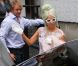 Lady Gaga à la sortie de son hôtel, à Londres, le 5 octobre 2011.