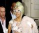 Lady Gaga à la sortie de son hôtel, à Londres, le 5 octobre 2011.