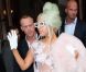 Lady Gaga à la sortie de son hôtel, à Londres, le 5 octobre 2011.