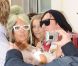 Lady Gaga à la sortie de son hôtel prend quelques minutes pour ses fans, à Londres, le 5 octobre 2011.