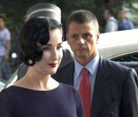 Dita von Teese, glamour à souhait, présente le nouveau coffret Cointreau, à Madrid, le 6 octobre 2011.