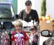 Sharon Stone : Derrière son chariot avec Quinn et Laird, elle reste glamour