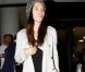 Jessica Biel radieuse au naturel tout juste arrivée de Paris, foule le sol de l'aéroport de Los Angeles. Le 10 octobre 2011
