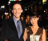 Tom Hiddleston et sa compagne à l\'avant-première de 360 le 12 octobre 2011 à Londres