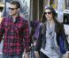 Jessica Biel en compagnie de Justin Timberlake fin septembre 2011. Elle ne lâche pas son sac Tod's en cuir verni bleu