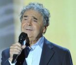 Pierre Perret lors de l\'enregistrement de Vivement Dimanche diffusé le 16 octobre 2011 sur France 2