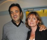 Claude Chirac et son époux Frédéric Salat-Baroux lors du concert exceptionnel de Serge Lama, à L'Olympia, le 9 octobre 2011.