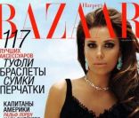 La fashionista Eva Longoria rejoue les models photo pour le Harper\'s Bazaar russe. Octobre 2010.<br />