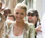 Blake Lively alias Serena Van der Woodsen dans Gossip Girl : brillante par ses looks toujours parfaitement étudiés <br />
