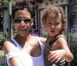 Halle Berry et sa petite Nahla en août 2011 à Los Angeles