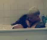 Rihanna dans la baignoire avec son amant dans son dernier clip We Found love !