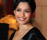 La divine Freida Pinto à Londres pour la première de Trishna de Michael Winterbottom, le 22 octobre 2011