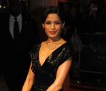 Freida Pinto à Londres pour la première du film Trishna de Michael Winterbottom, le 22 octobre 2011
