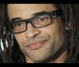Yannick Noah interviewé par Nikos le 24 octobre 2011 sur Europe 1