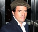 Matthew Settle à New York le 25 octobre 2011 pour la projection de Rhum Express