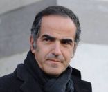 Christopher Baldelli lors des obsèques de Jean Amadou au Père-Lachaise, le 27 octobre 2011