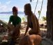 Maxime discute avec Florence dans Koh Lanta Raja Ampat le vendredi 28 octobre 2011 sur TF1