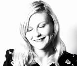 Kirsten Dunst, invitée lumineuse du clip minimaliste pour  We all go back to where we belong , single inédit extrait de la compilation ultime de R.E.M.,  Part Lies, Part Heart, Part Truth, Part Garbage, 1982 – 2011 , à paraître le 15 novembre 2011.