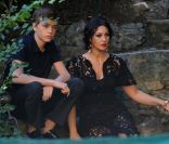 Monica Bellucci superbe mama italienne à Portofino, sur le shooting de la nouvelle campagne Dolce & Gabbana. Octobre 2011