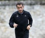 Nicolas Sarkozy fait son jogging dans le parc du château de Versailles, le 30 octobre 2011. 